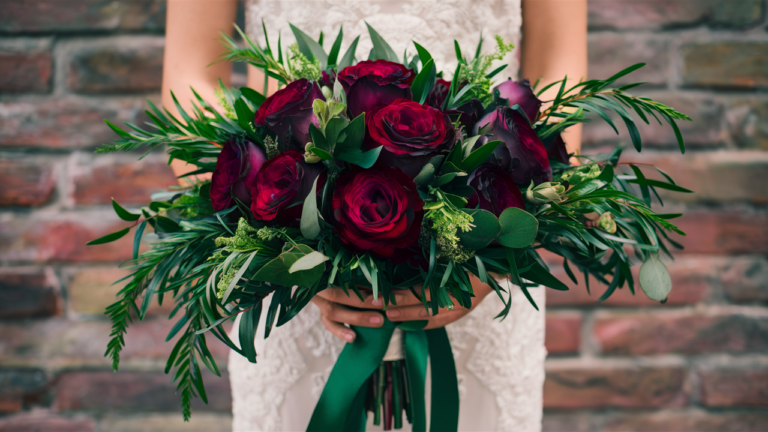 Dark Romantic Wedding in Emerald Green