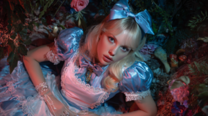 27 Alice in Wonderland Costume Ideas for a Magical Look