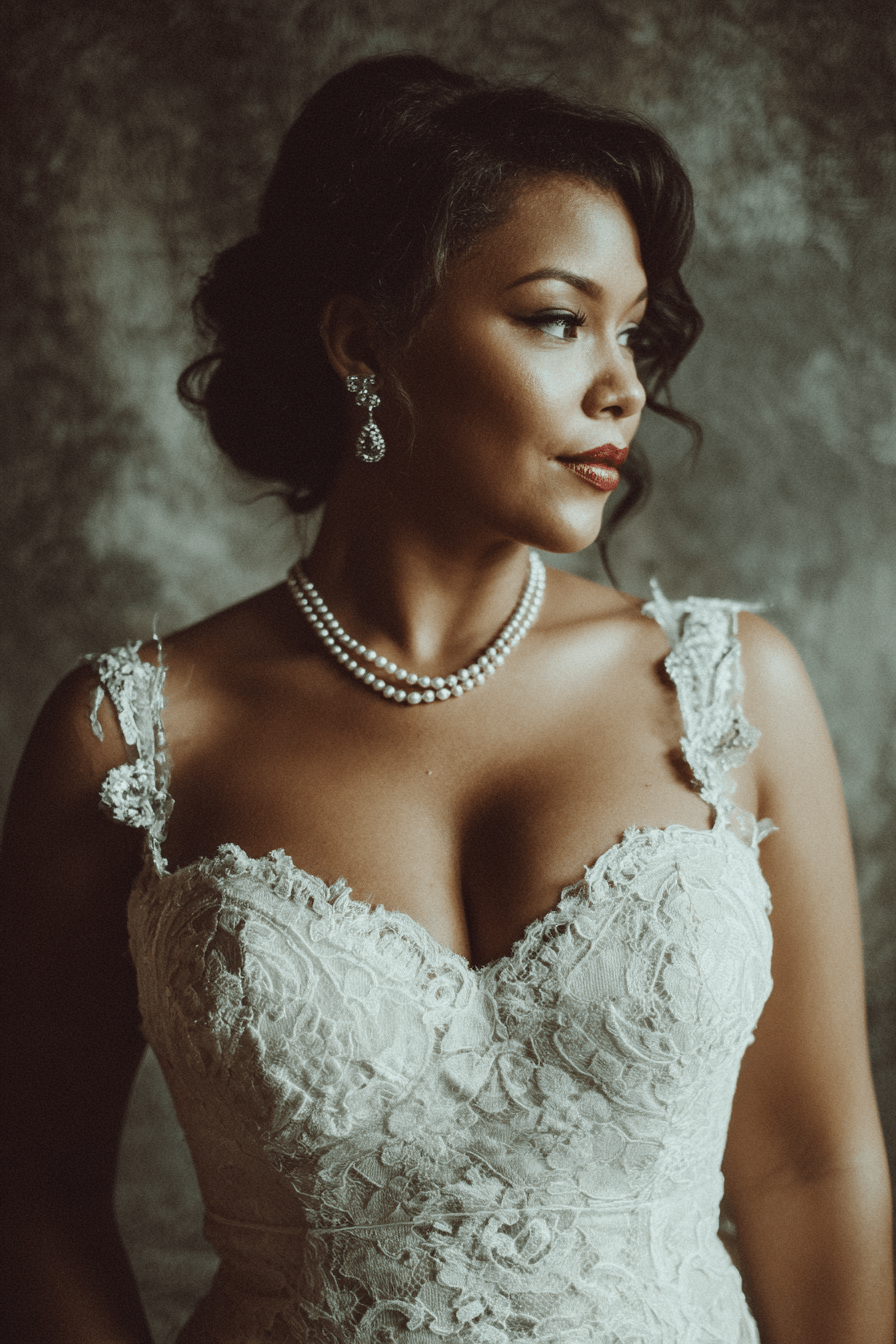 27 Gorgeous Plus Size Wedding Dresses That Flatter Every Curve