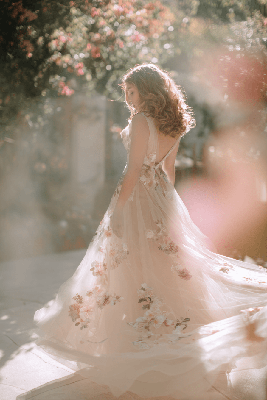 27 Gorgeous Plus Size Wedding Dresses That Flatter Every Curve