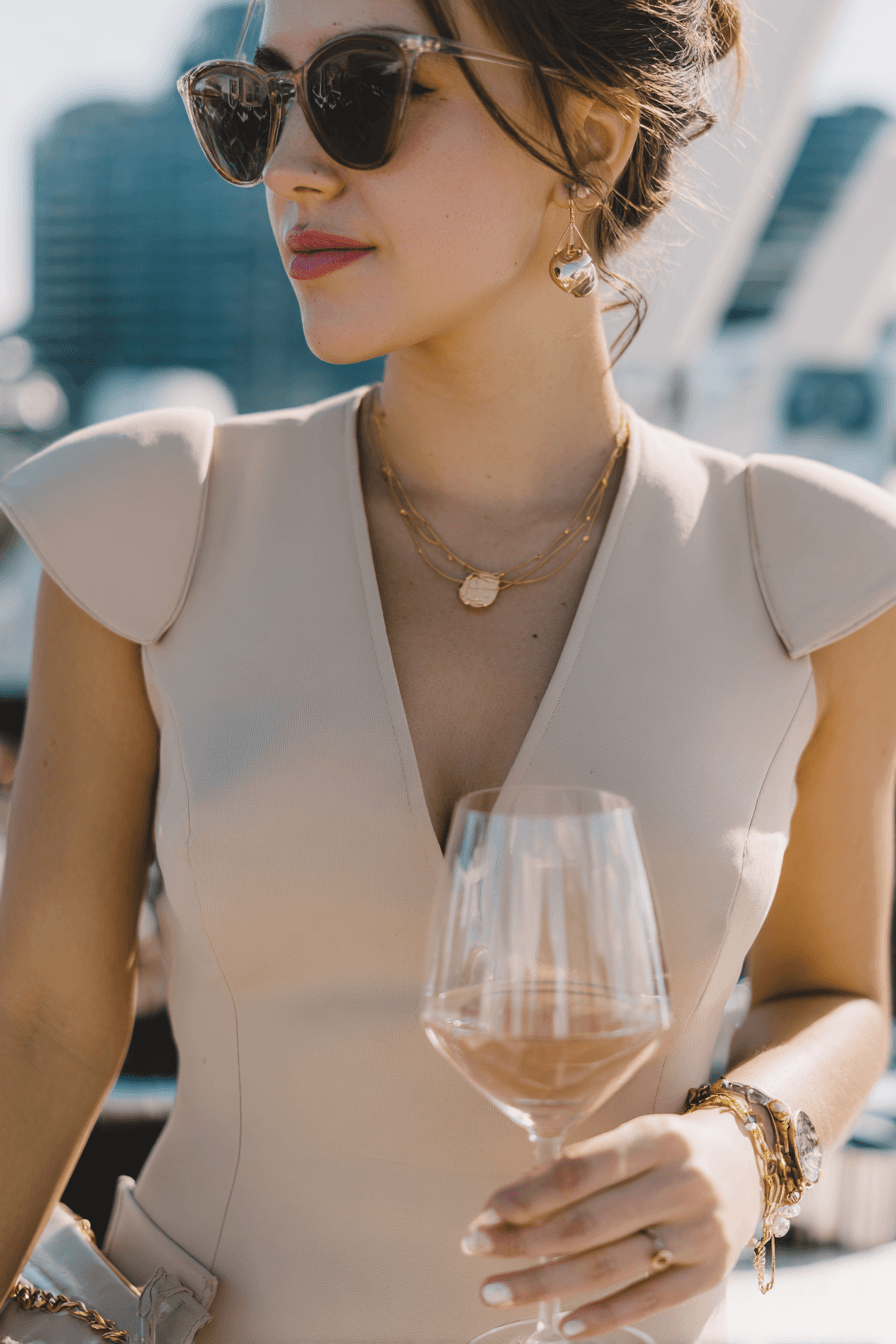 27 Graduation Party Outfit Ideas for Guests to Look Stylish and Celebrate in Style