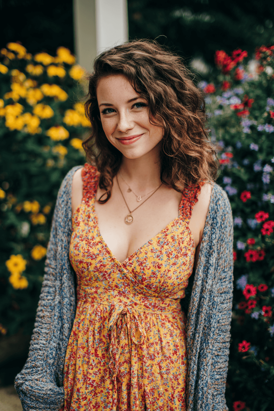 27 Graduation Party Outfit Ideas for Guests to Look Stylish and Celebrate in Style