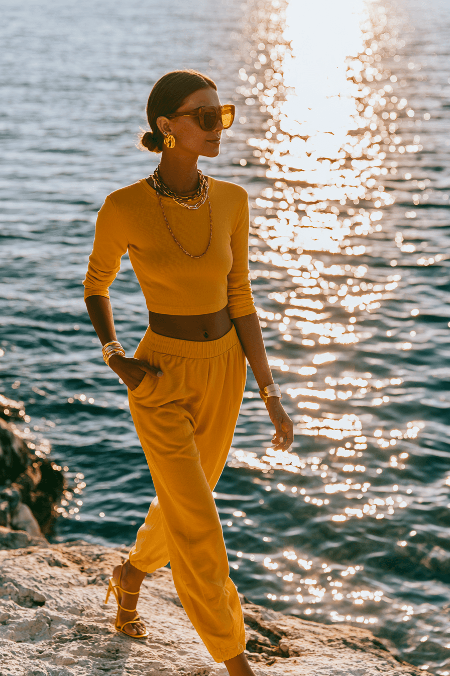 27 Beach Vacation Outfits That Will Make You Look Effortlessly Chic