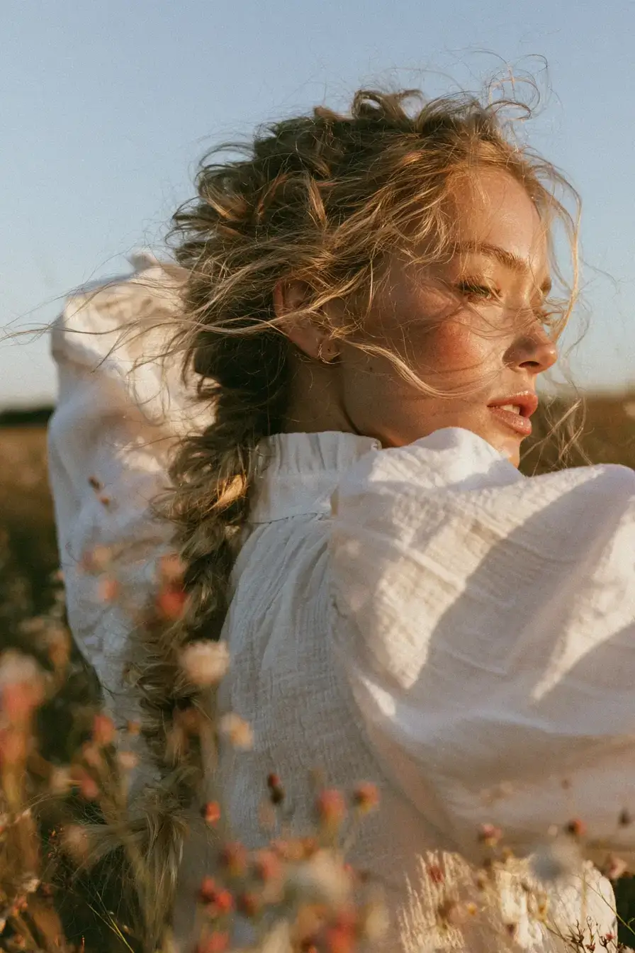 27 Romantic Summer Wedding Hairstyles That Stay Flawless All Day